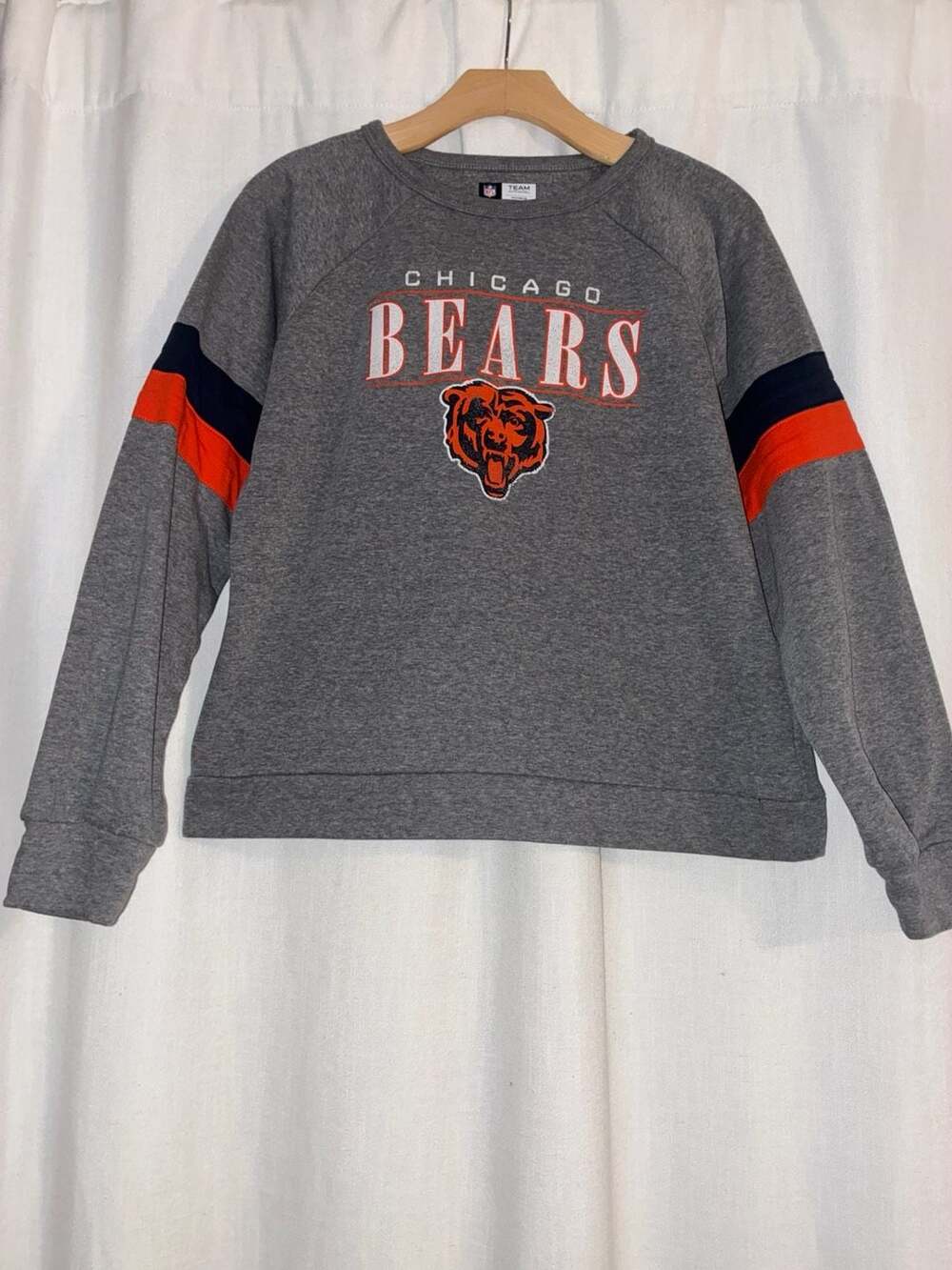 NFL Team Apparel Chicago Bears Women's Gray Graphic Sweatshirt Size M